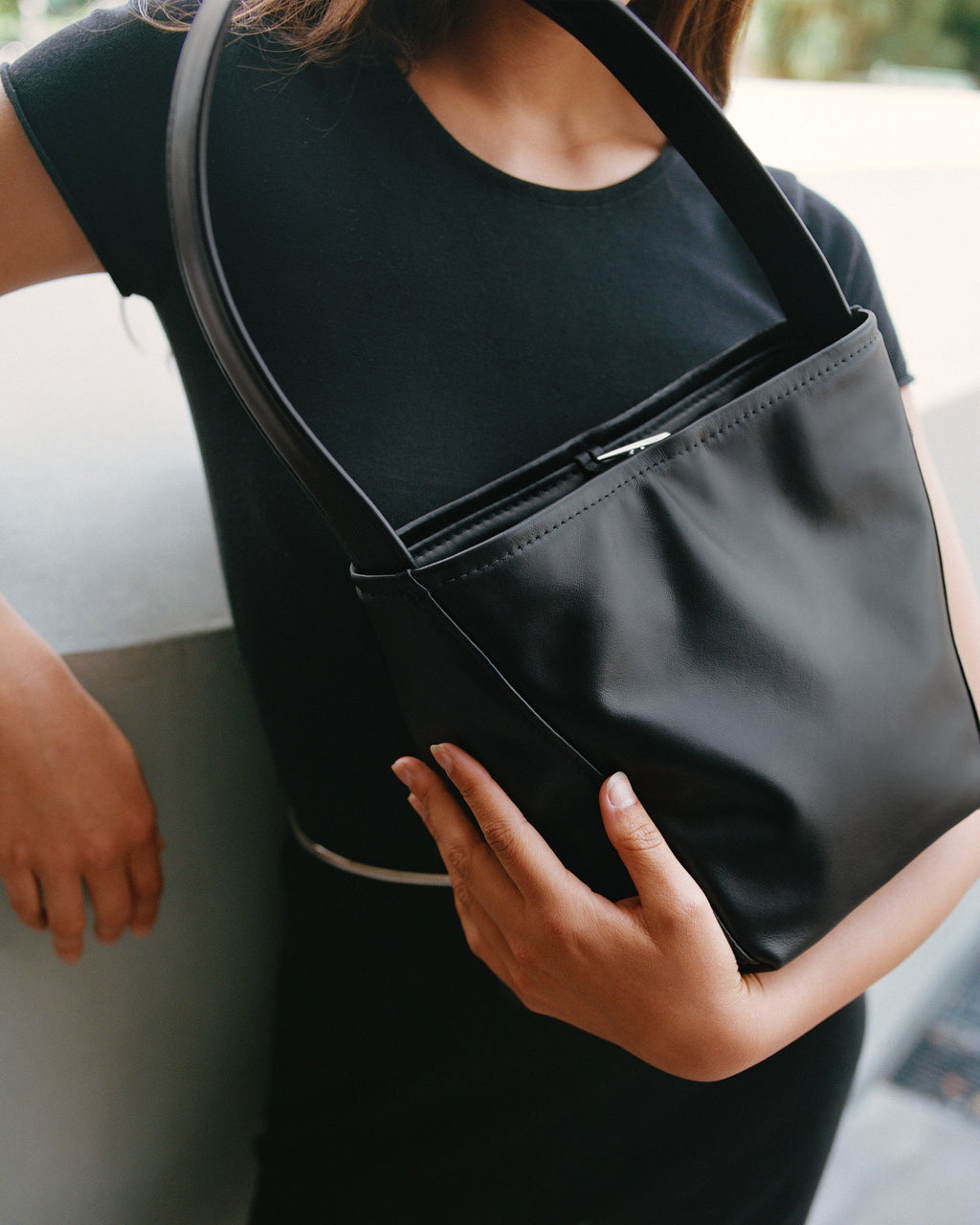 Medium Magda - Black