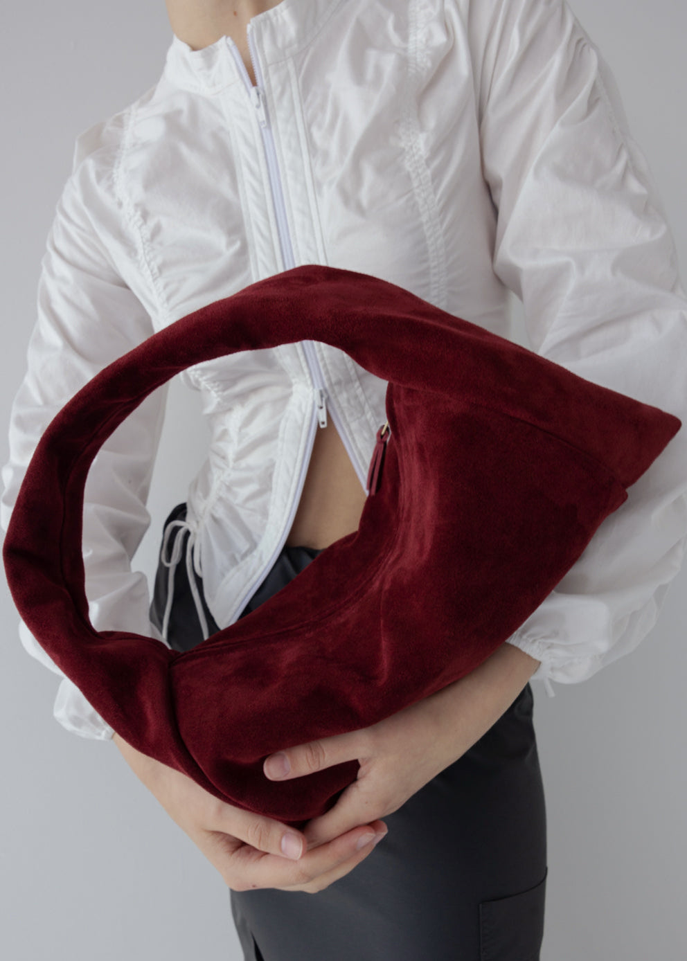 FLO Medium - Cherry Suede