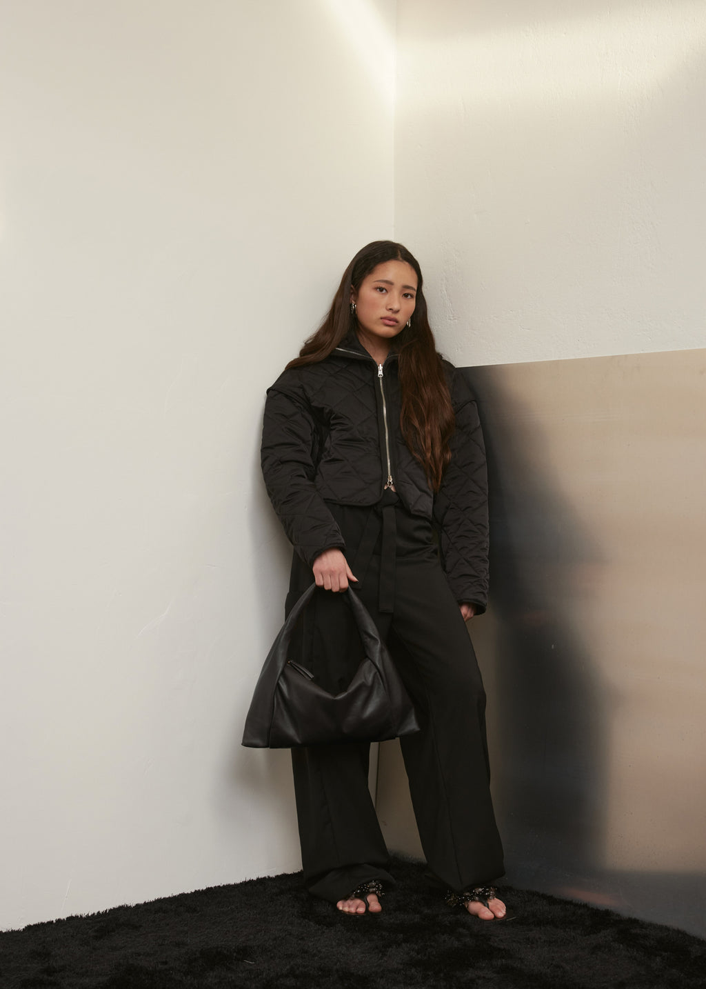 FLO Medium - Black Soft Grain