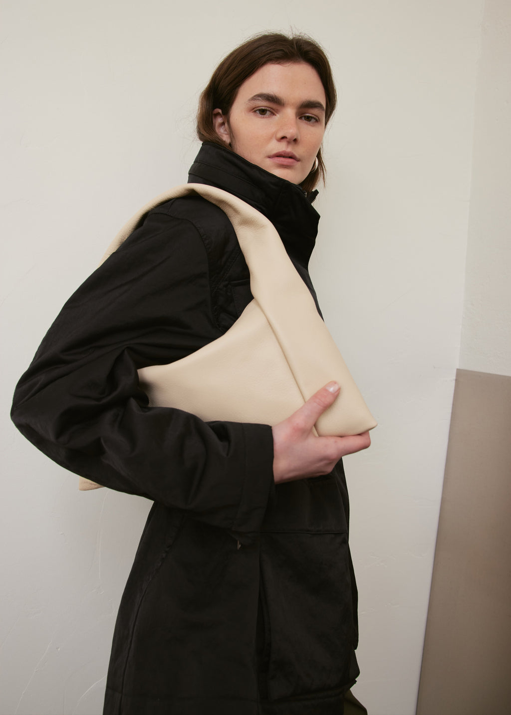 FLO Medium - Creme Pebble